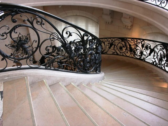 Guide pour organiser un petit‑déjeuner convivial en auberge